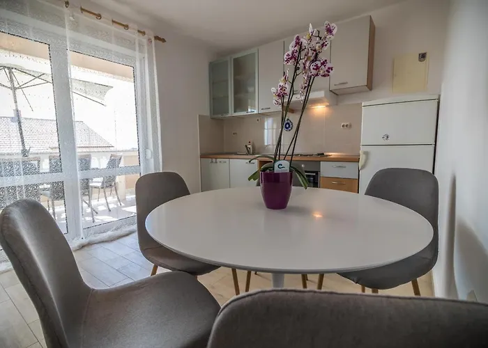 Katarina Apartament Rab Town
